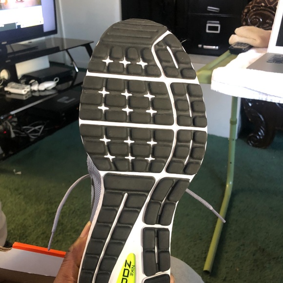 Nike Air Zoom Romero (Excellent Condition) - Picture 6 of 7